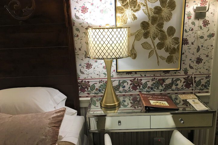 Center Lovell Inn