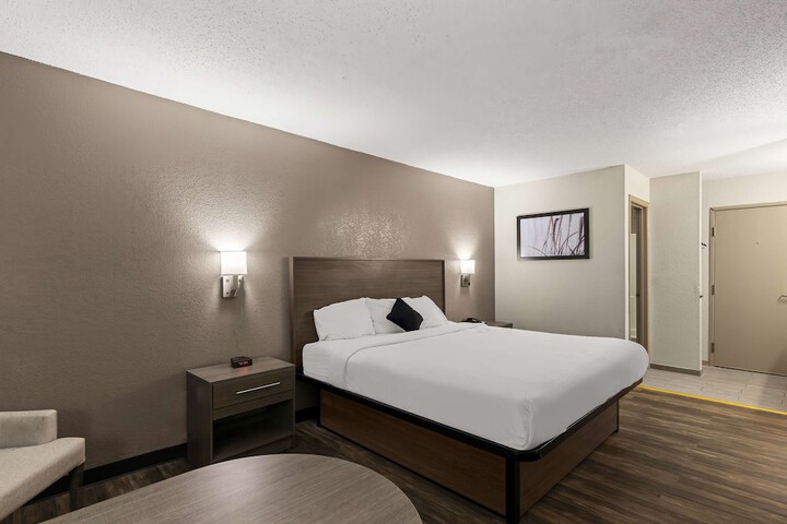 Red Lion Inn & Suites Caseyville