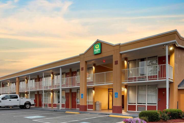 Hotel 6 of 50