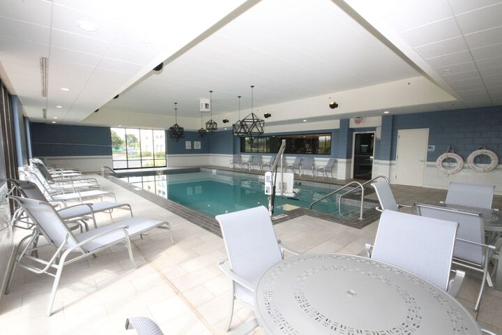 Holiday Inn Express Janesville - I-90 & US Hwy 14 by IHG
