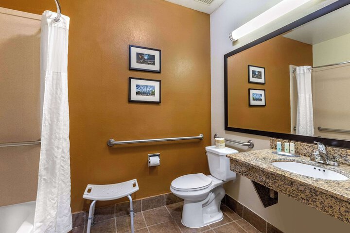 Quality Suites Addison - Dallas