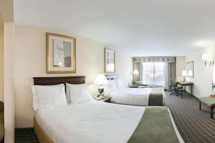 Room 13 of 25
