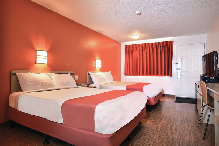 Motel 6 Saint Joseph MO
