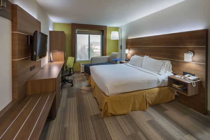 Holiday Inn Express & Suites Carson City by IHG