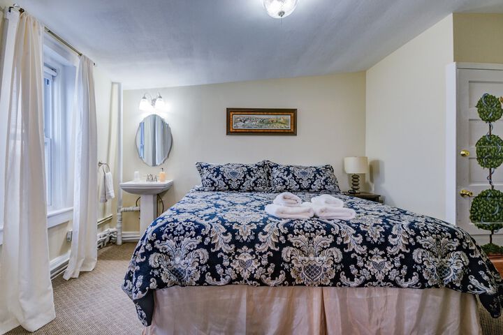 Room 5 of 22