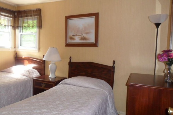 Pinebrook Motel