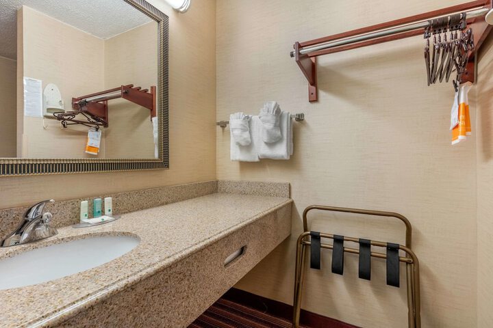 Quality Inn Exit 4