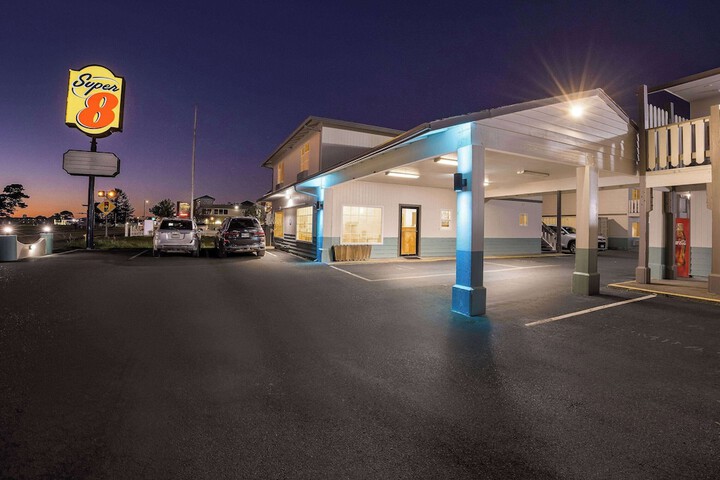 Super 8 by Wyndham Crescent City