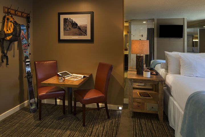 Room 28 of 60