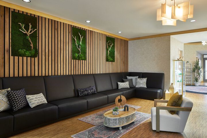 Lounge 70 of 89