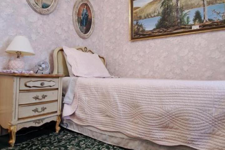 The Mays Place Bed and Breakfast