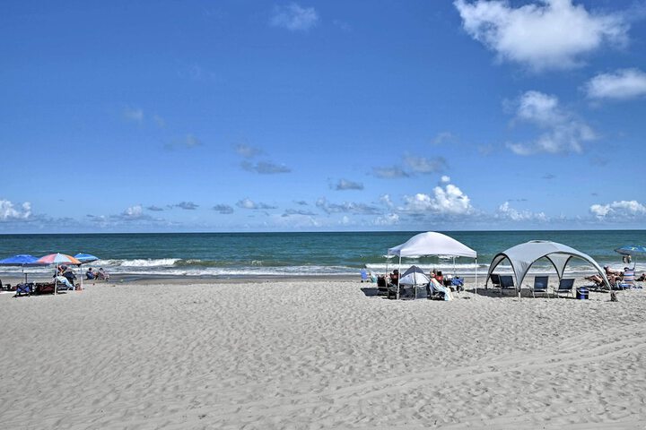 Pawleys Island Condo Retreat w / Beach Access!