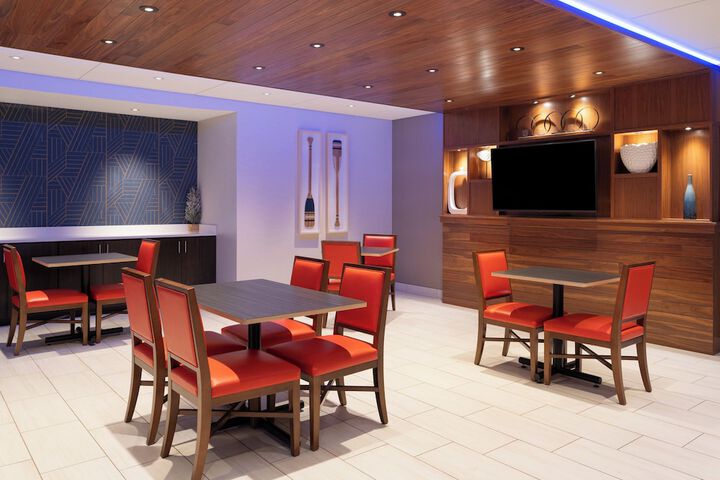 Holiday Inn Express Sheboygan-Kohler by IHG