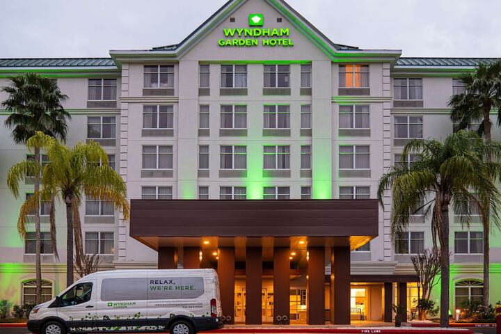 Hotel 2 of 110