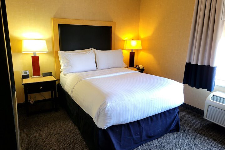 Room 13 of 29