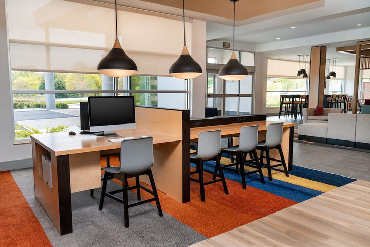Business Center 43 of 43