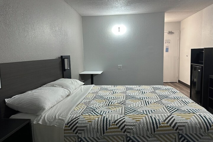 Room 7 of 40