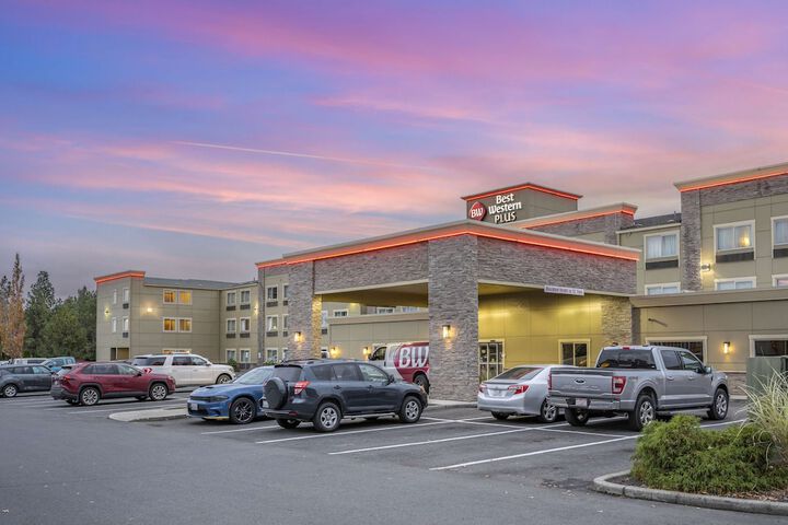Best Western Plus Peppertree Airport Inn