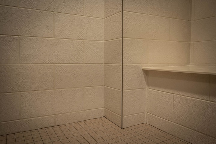 Room 182 of 335