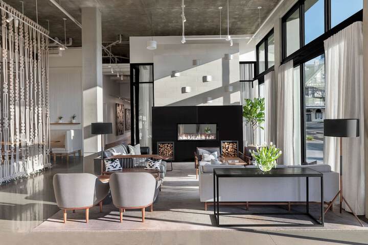The Fort Sutter Sacramento Tapestry Collection by Hilton