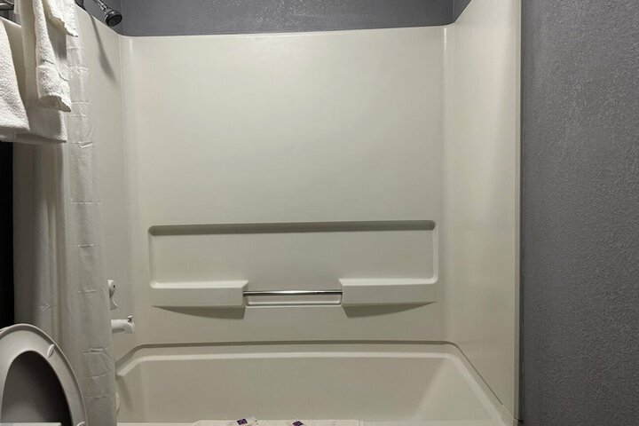 Room 12 of 34