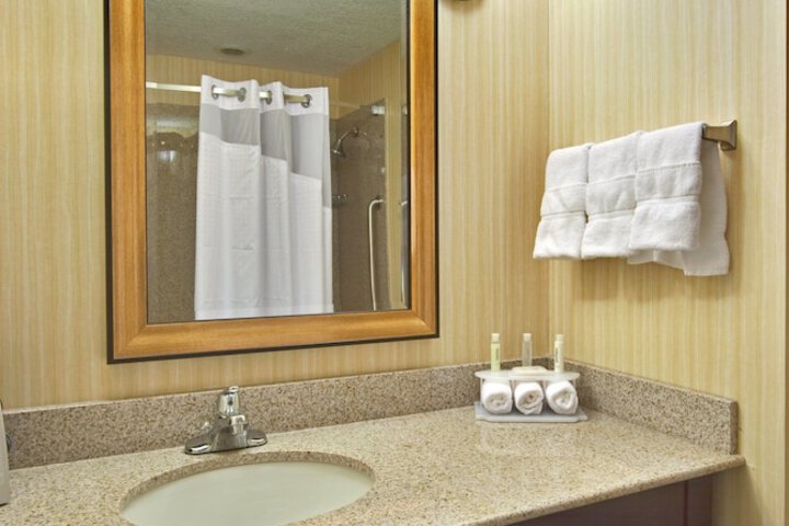 Holiday Inn Express Hotel & Suites Grants - Milan by IHG