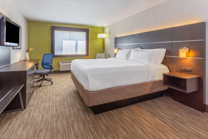 Room 4 of 20