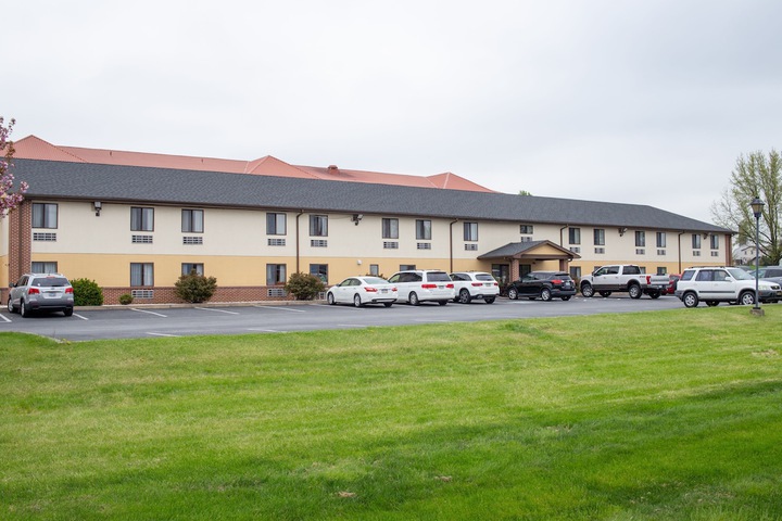 Eastbrook Inn