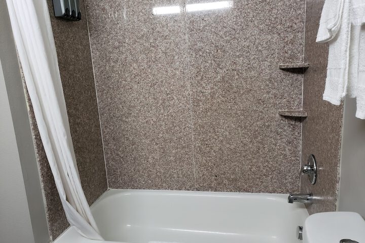 Room 32 of 40