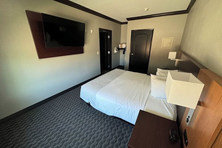 Room 29 of 66