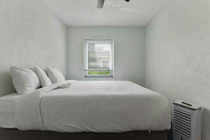 Room 16 of 40