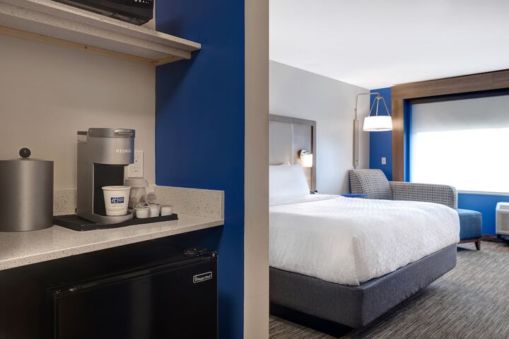 Holiday Inn Express & Suites Grand Rapids South - Wyoming by IHG