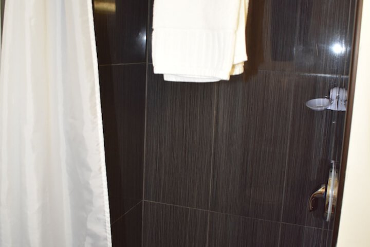 Room 18 of 39