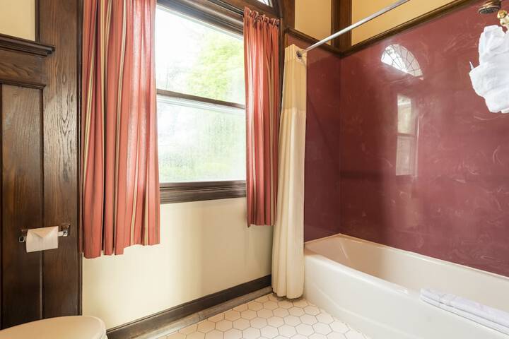 White Springs Manor a Belhurst Property