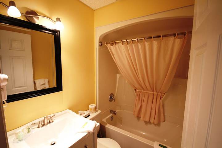 Room 8 of 34