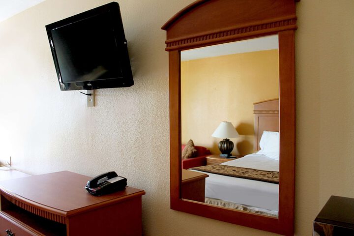 Room 30 of 34