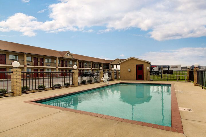 Pool 4 of 26