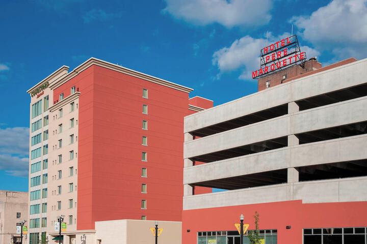 Courtyard Peoria Downtown