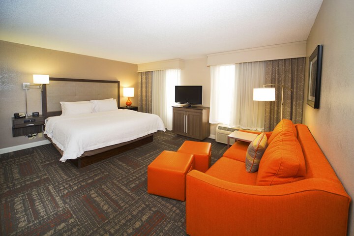 Hampton Inn & Suites Valdosta / Conference Center