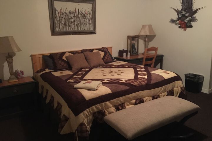 Rustic Inn Motel