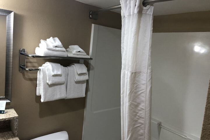 Room 22 of 38