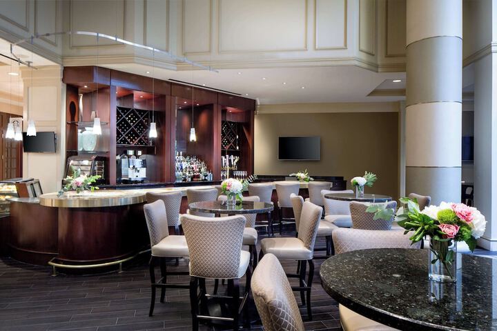 Lounge 66 of 74