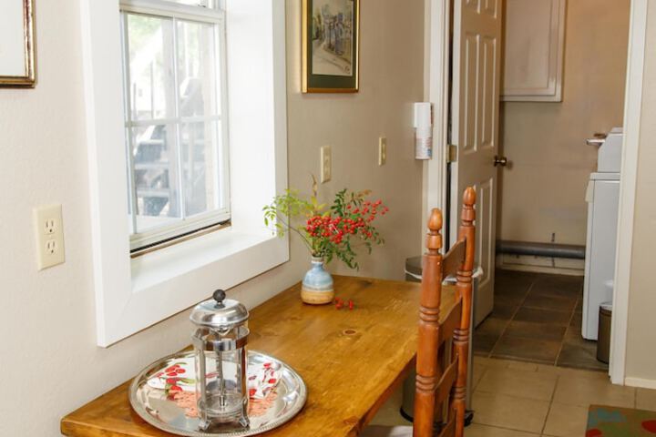 The Blue Room - Charming Studio Great Location! by RedAwning