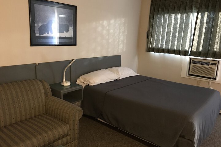 Room 37 of 40