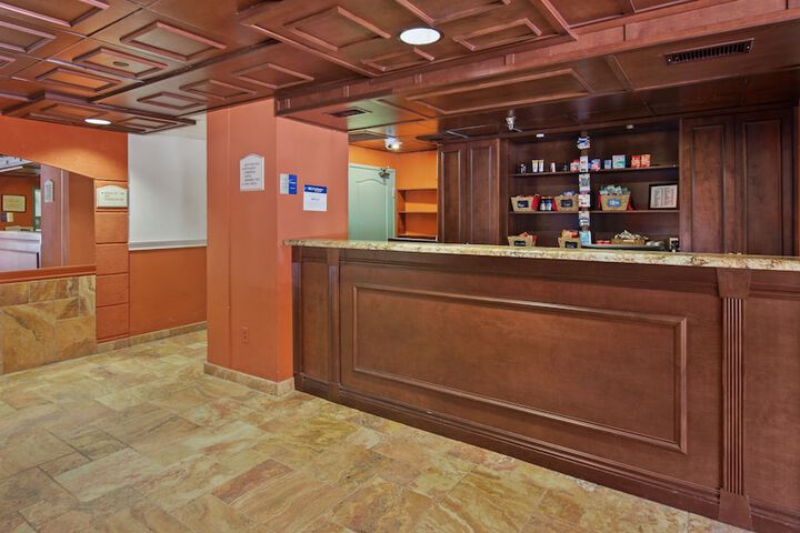 Hotel Interior 7 of 43