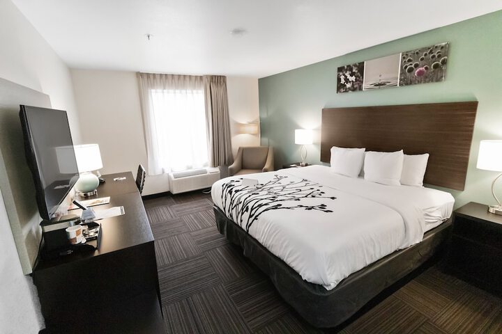 Room 70 of 128