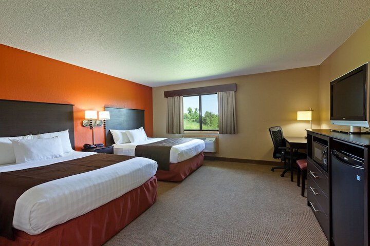 Room 12 of 16