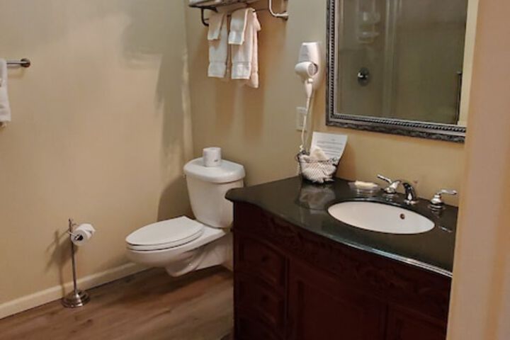 Room 160 of 208
