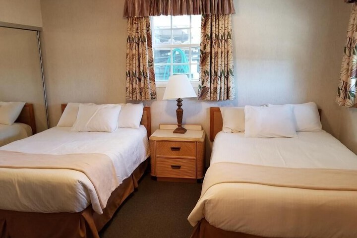 Room 142 of 229