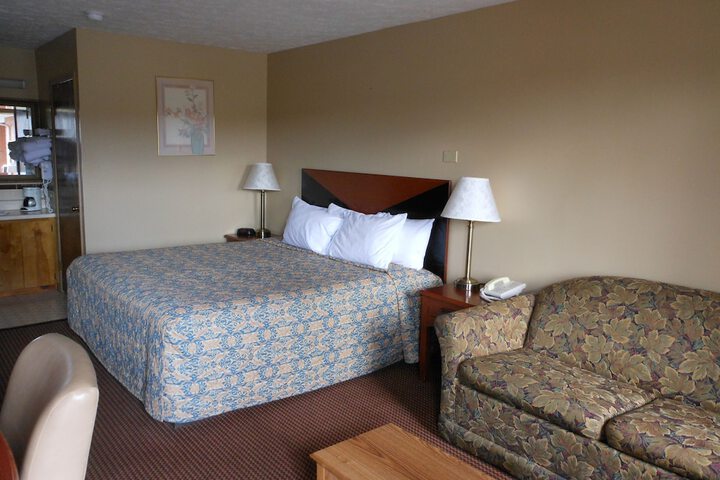 Room 17 of 24